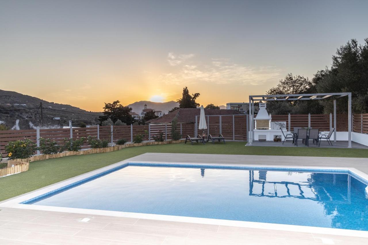 Villa Neonis Spílion Exterior foto